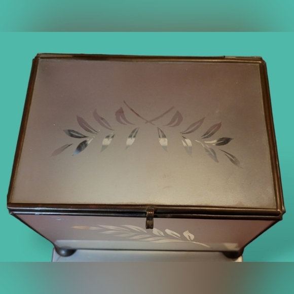 Vintage Clear Glass W/ Brass Curio Jewelry Box Frosted Floral Etchings - Picture 1 of 8